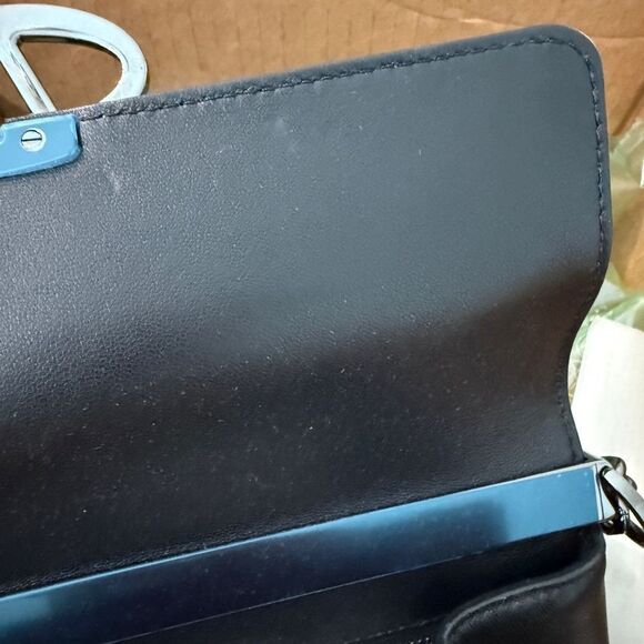 Valentino Garavani VLOGO Flower Leather Shoulder Bag NWT - Picture 7 of 9